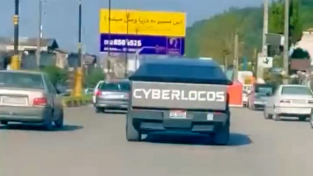 حضور عجیب تسلا در خیابان‌های چالوس