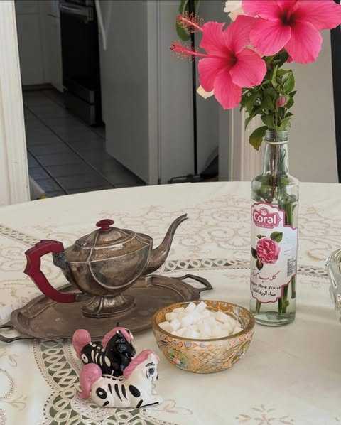 شیشه گلاب در خانه بلا حدید